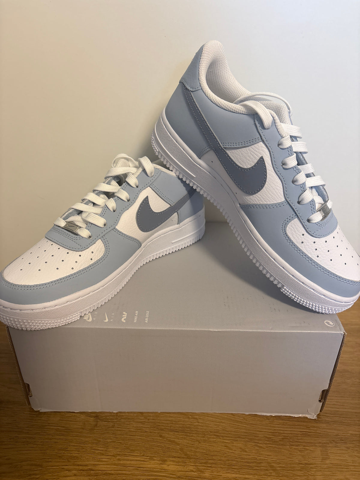 Nike Air Force 1 weiss/Blautöne, Größe 38,5