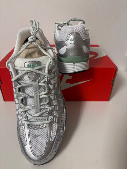 Nike P-6000 in grünton/weiss/silber, Größe wählbar