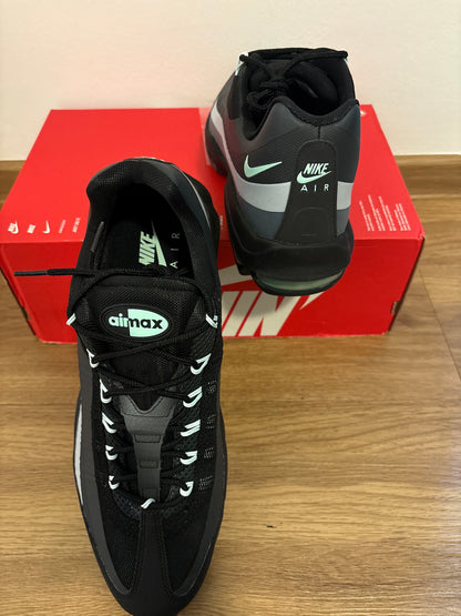 Nike Air Max 95 UL in schwarz/grau/türkis, Größe 47,5