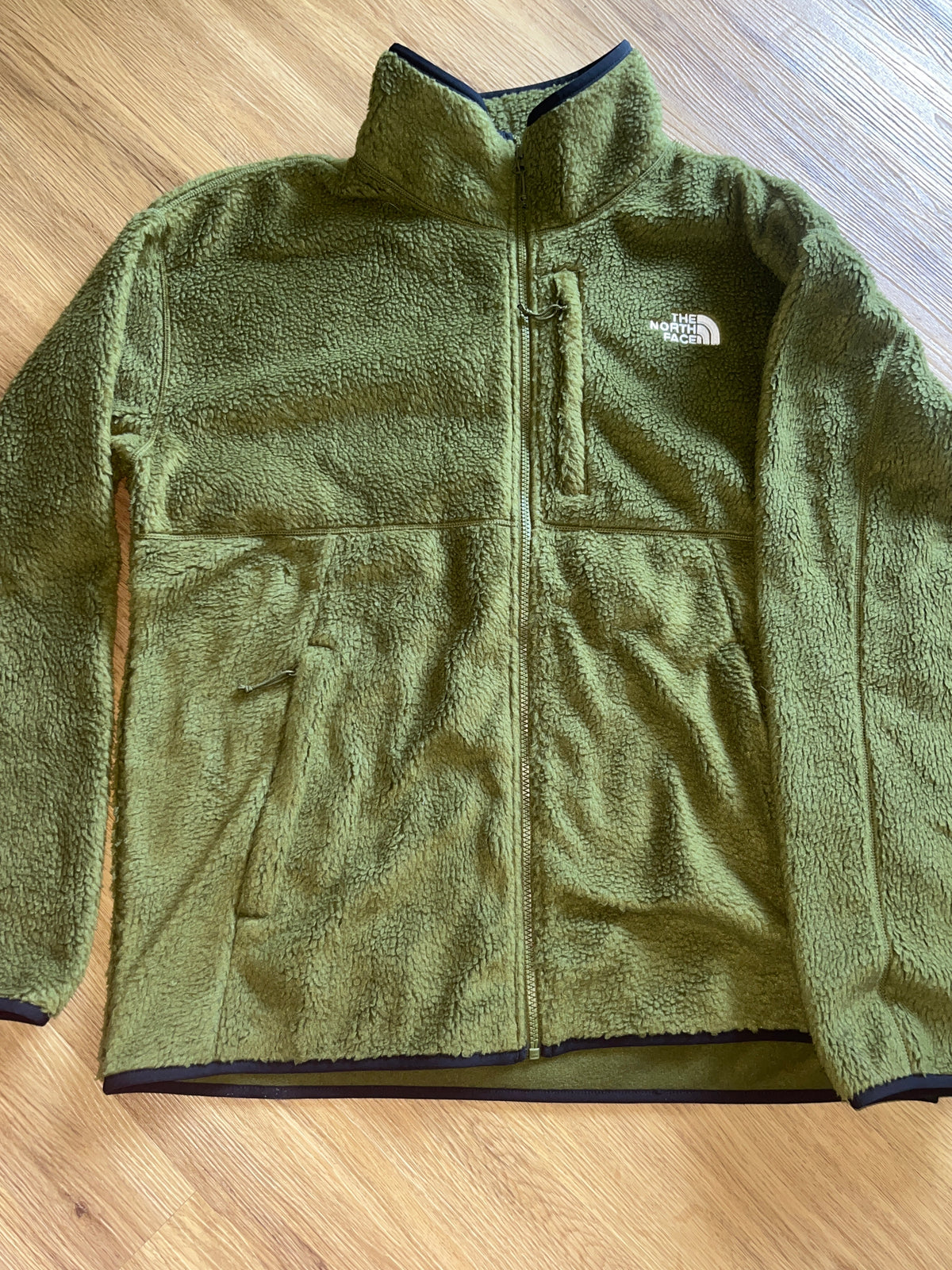 The North Face Herren Plüsch Jacke  in grünton, Größe XL