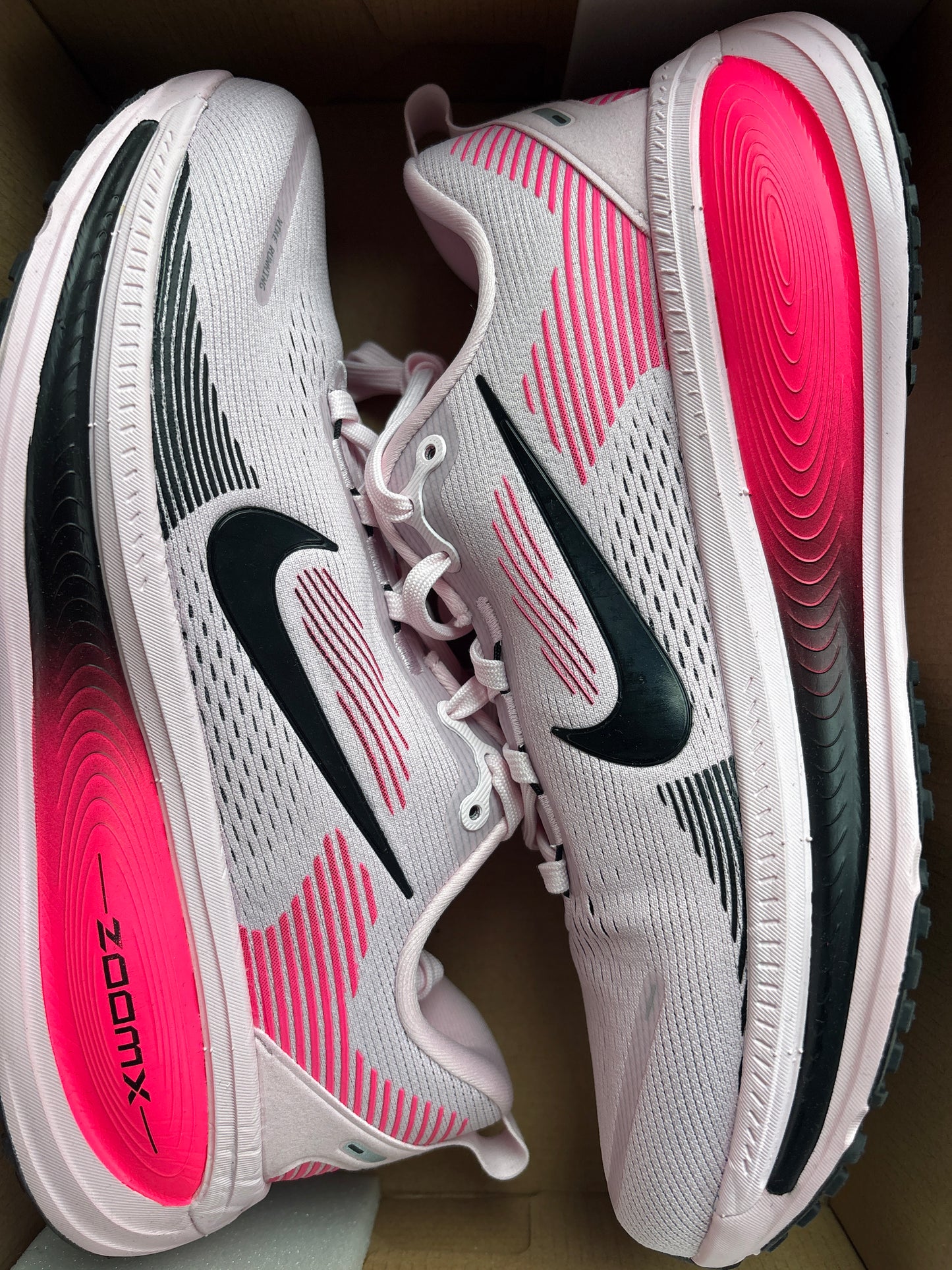 Nike Vomero 18, Größe 42