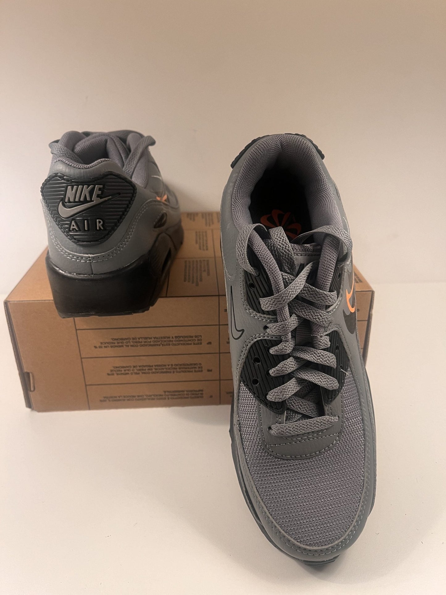 Nike Air Max 90 grau/schwarz Gr. 36,5
