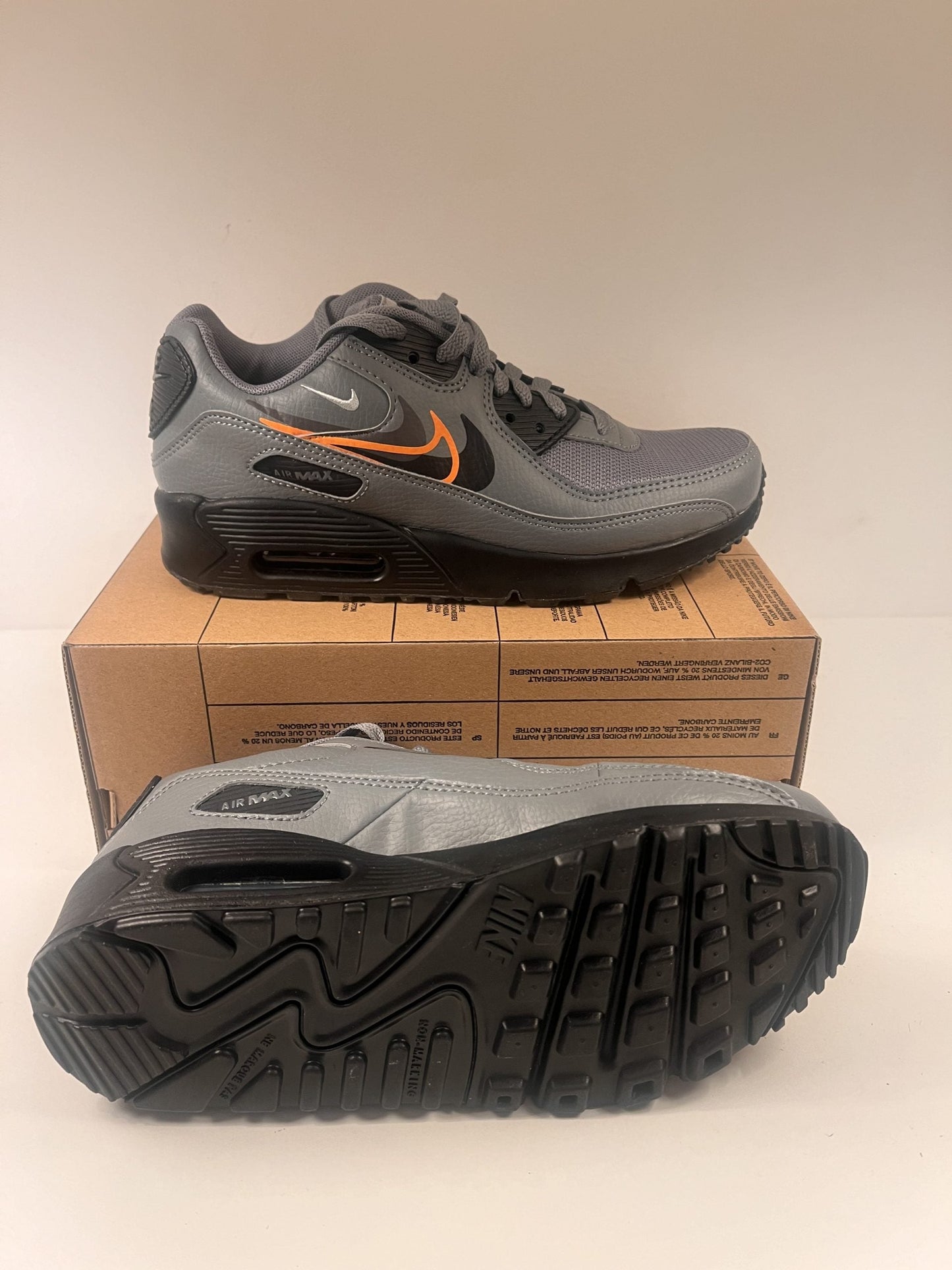 Nike Air Max 90 grau/schwarz Gr. 36,5