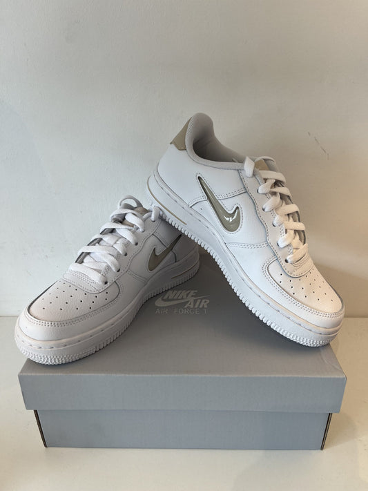 Nike Air Force 1 Jewel weiss/beige, Größe wählbar