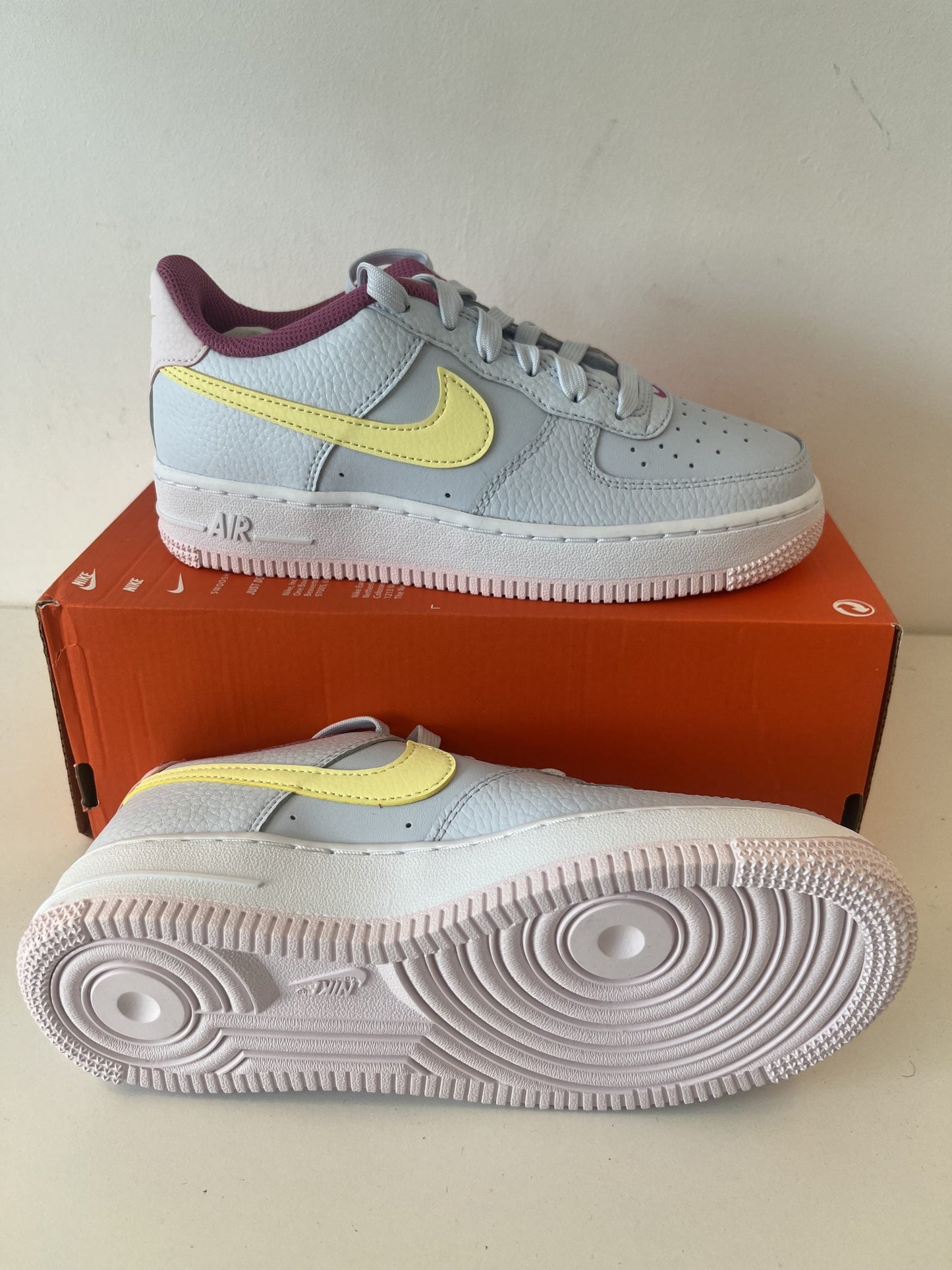 Nike Air Force 1 hellblau/gelb/pink, Gr. 36