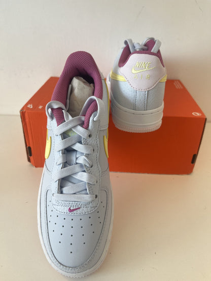 Nike Air Force 1 hellblau/gelb/pink, Gr. 36