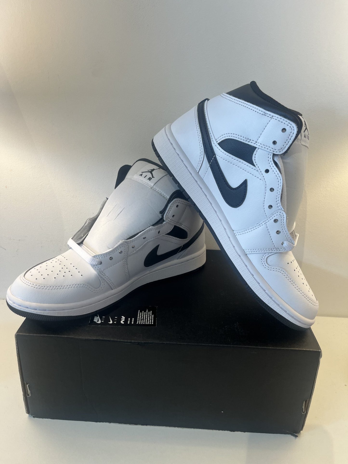 Air Jordan 1 MID, weiss/schwarz, Größe 47