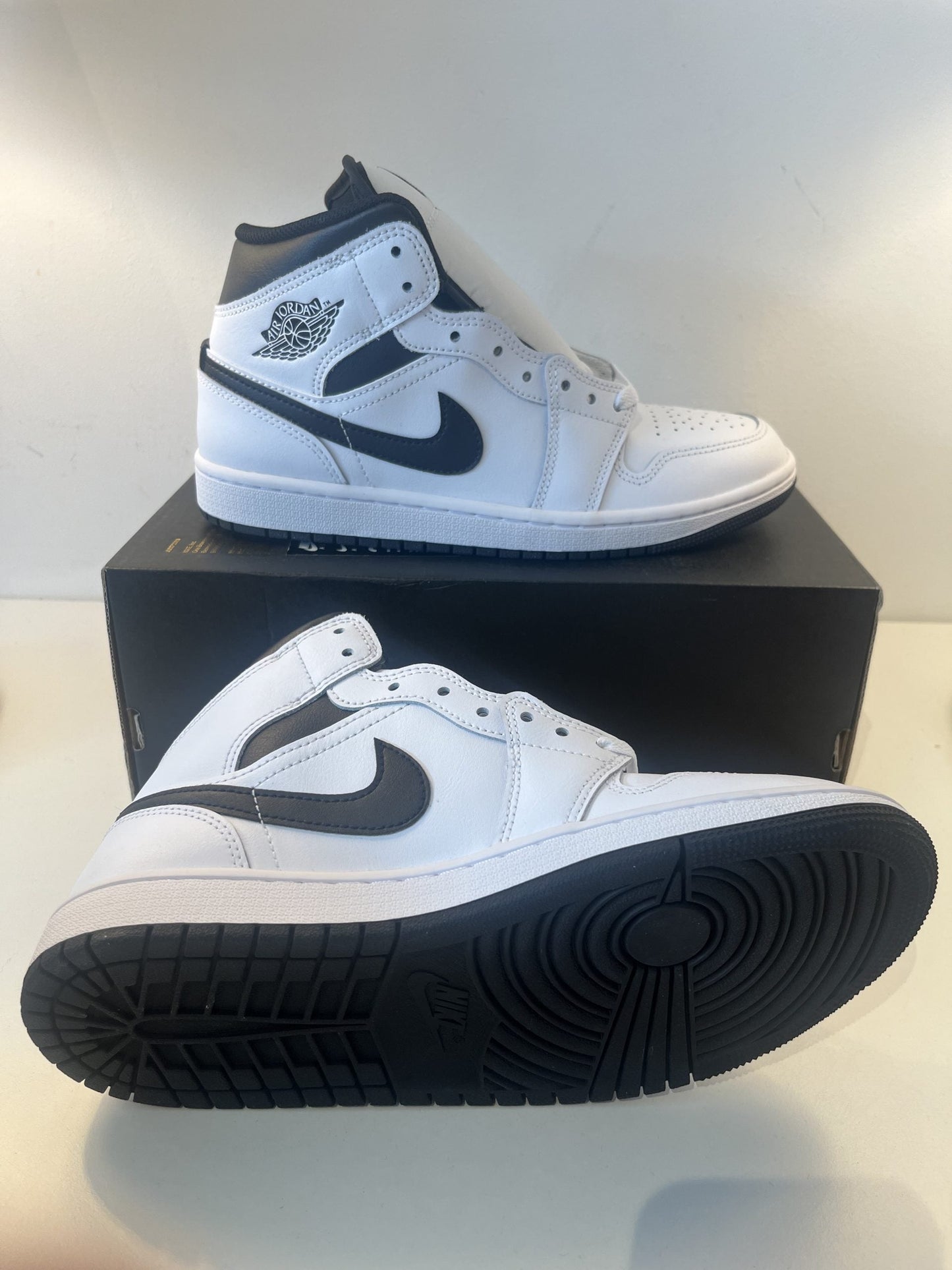 Air Jordan 1 MID, weiss/schwarz, Größe 47