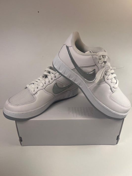 Nike Air Force 1 LV8 weiss/silber Größe 36,5